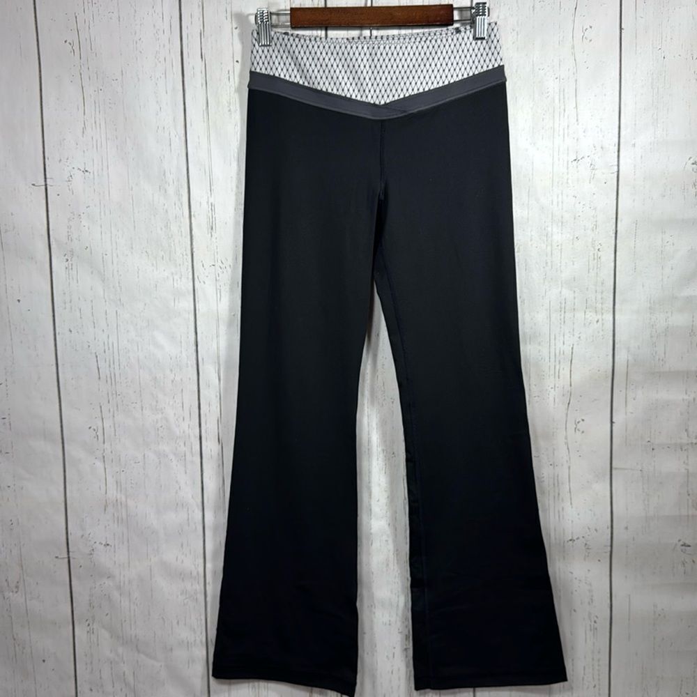 Victorias Secret VSX Sport Yoga Black Gray Pocket Flare Athletic Pants Leggings